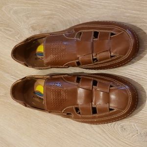 NWOT Maui Island Tailgate Mens Brown Shoes Size 10.5M